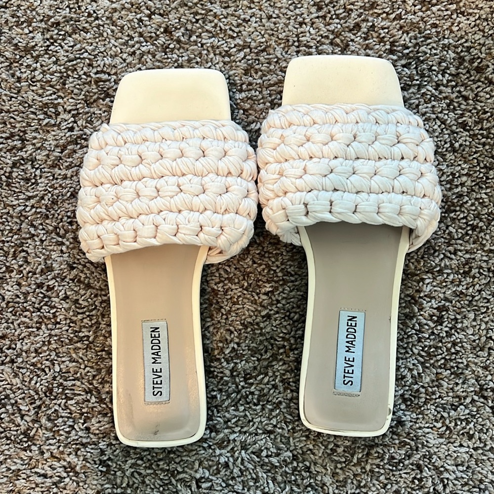 Women’s Steve Madden slide on